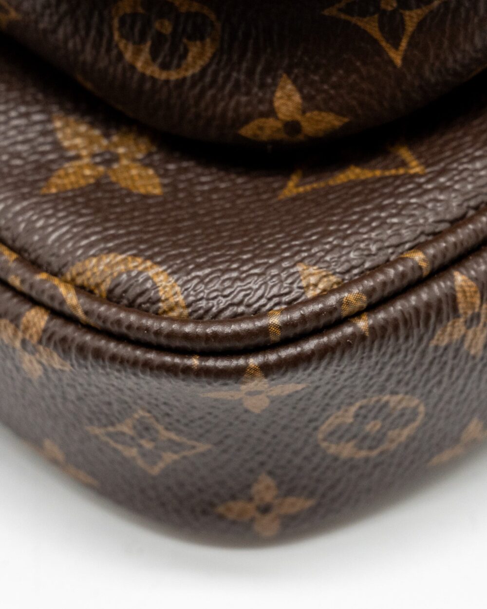 AAA Replica Louis Vuitton LV MULTI POCHETTE ACCESSORIES MONOGRAM CANVAS GHW