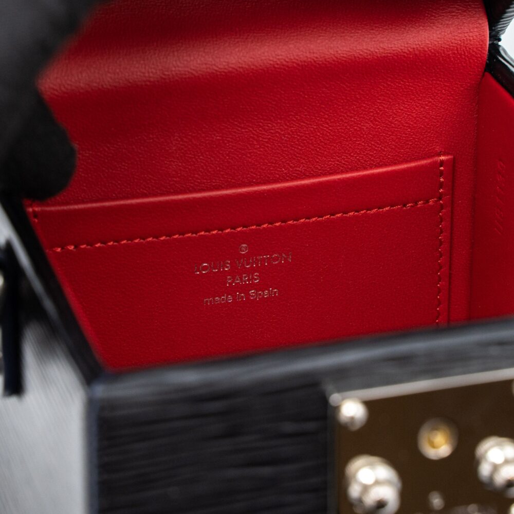 AAA Replica Louis Vuitton LV BLEECKER BOX BAG EPI BLACK SHW