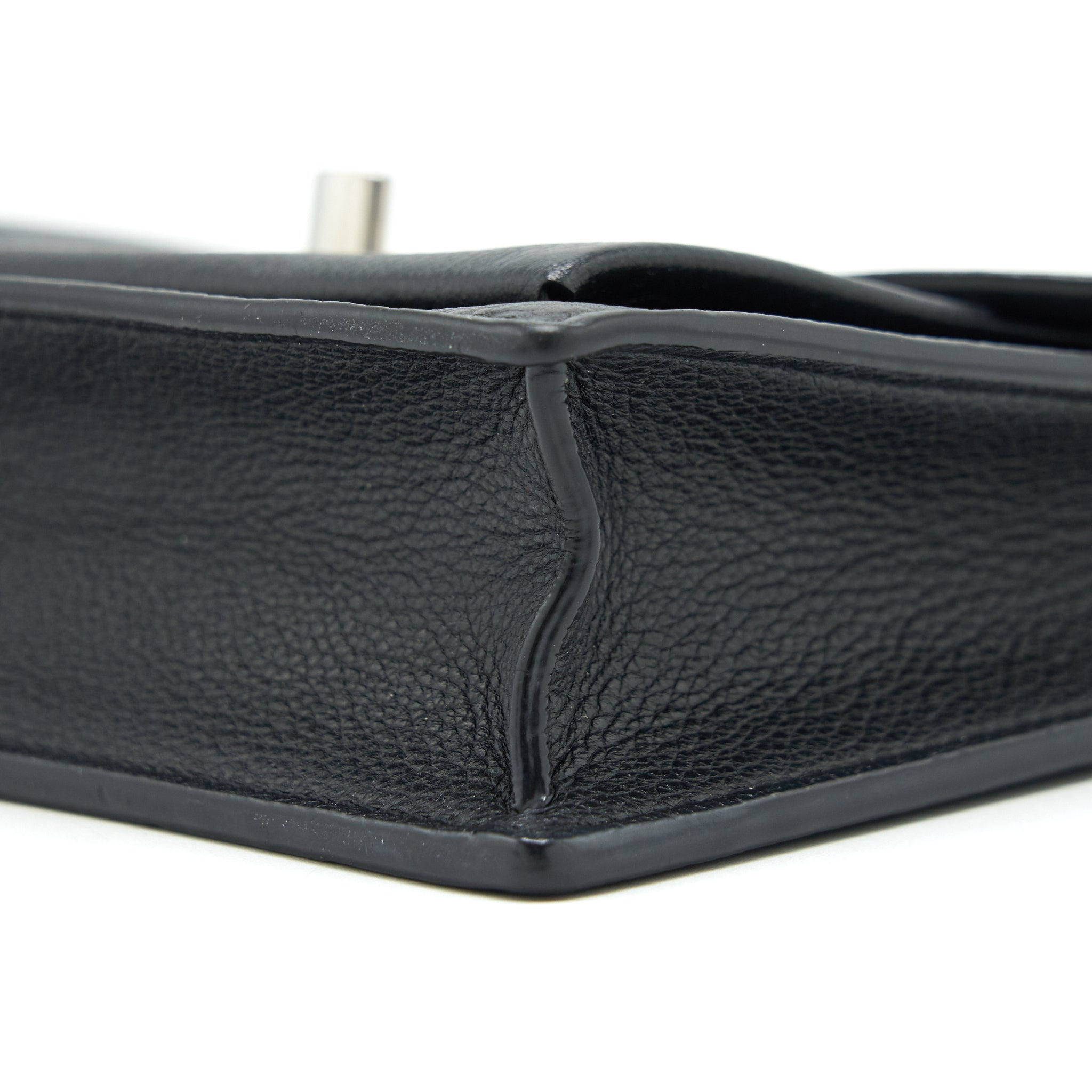 AAA Replica Louis Vuitton LV THE MY LOCKME CHAIN CROSSBODY BAG BLACK