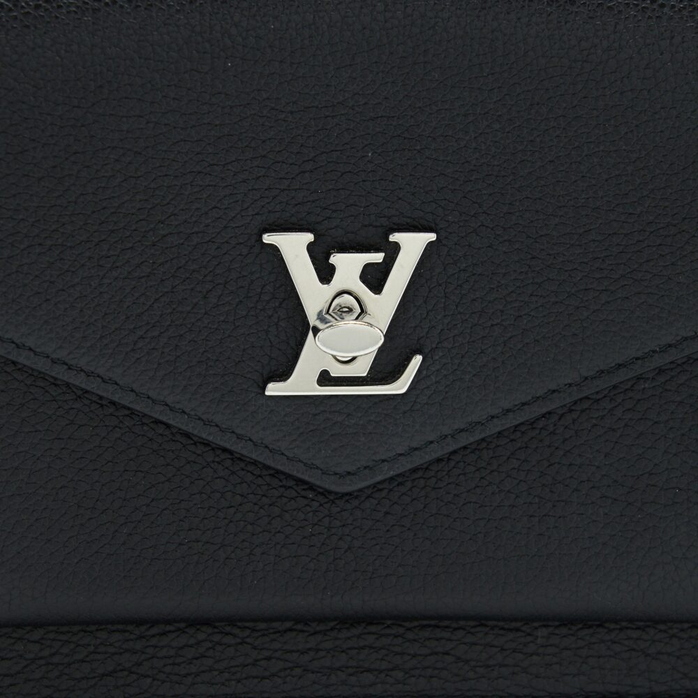 AAA Replica Louis Vuitton LV THE MY LOCKME CHAIN CROSSBODY BAG BLACK