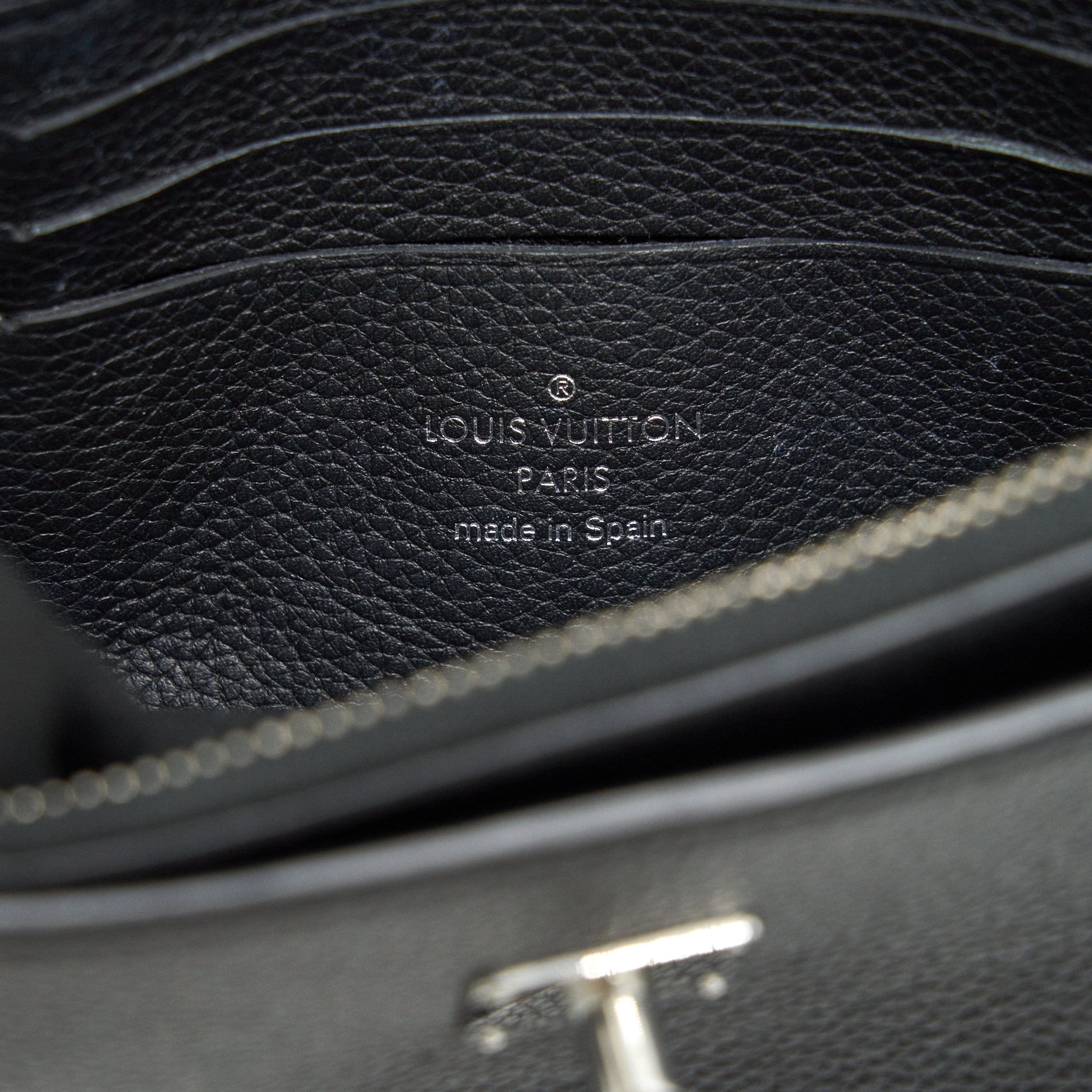 AAA Replica Louis Vuitton LV THE MY LOCKME CHAIN CROSSBODY BAG BLACK