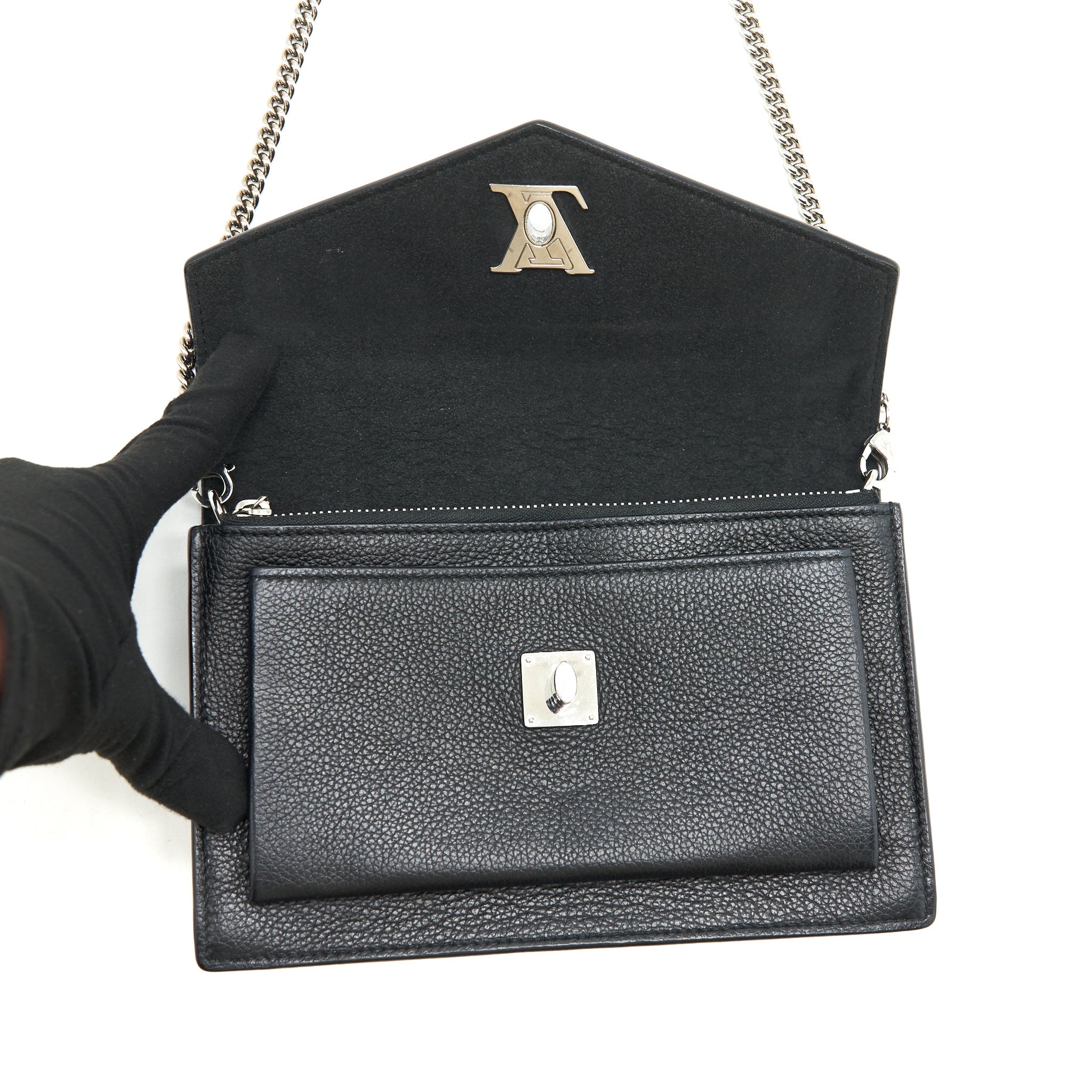 AAA Replica Louis Vuitton LV THE MY LOCKME CHAIN CROSSBODY BAG BLACK