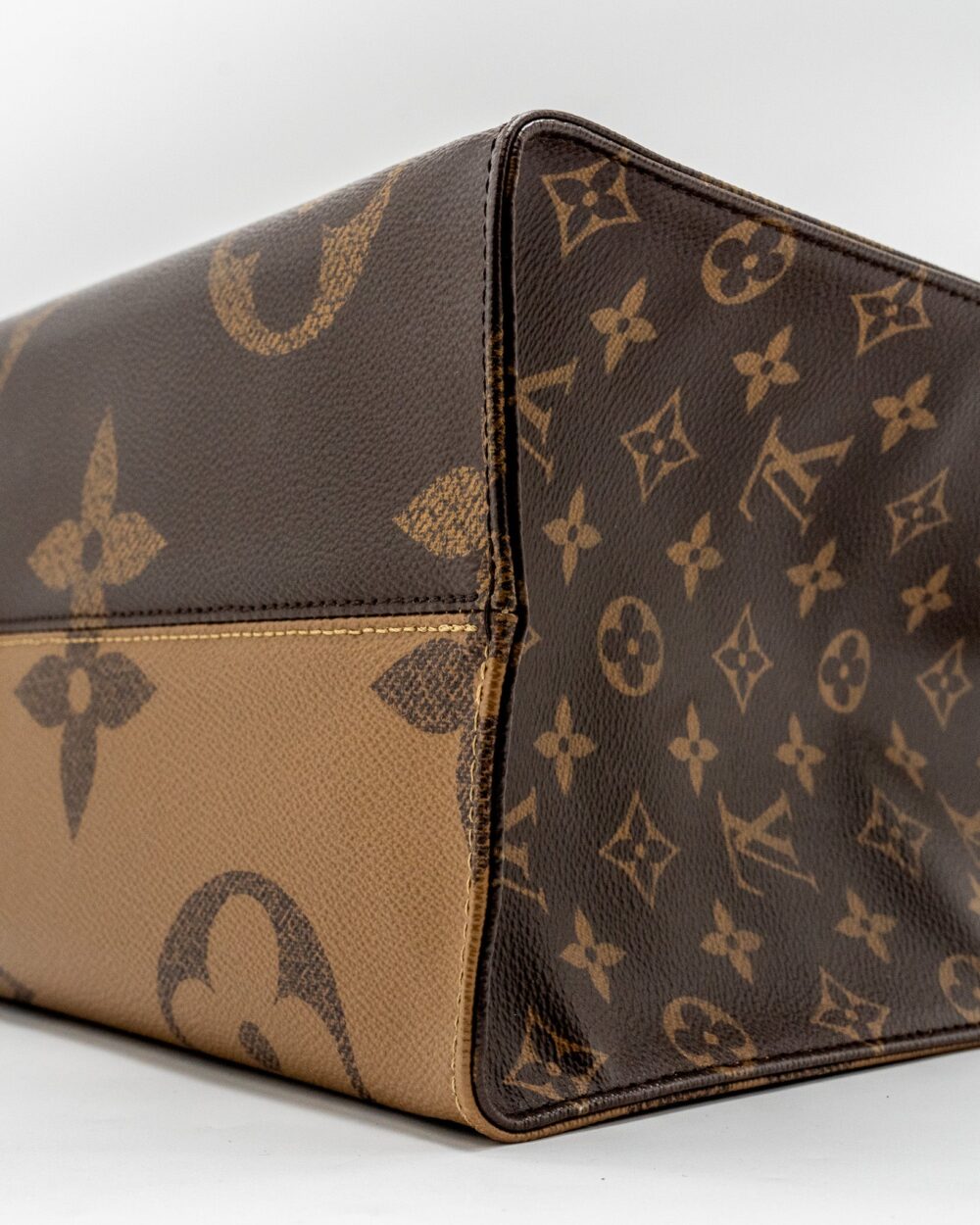 AAA Replica Louis Vuitton LV ONTHEGO GM MONOGRAM CANVAS GHW