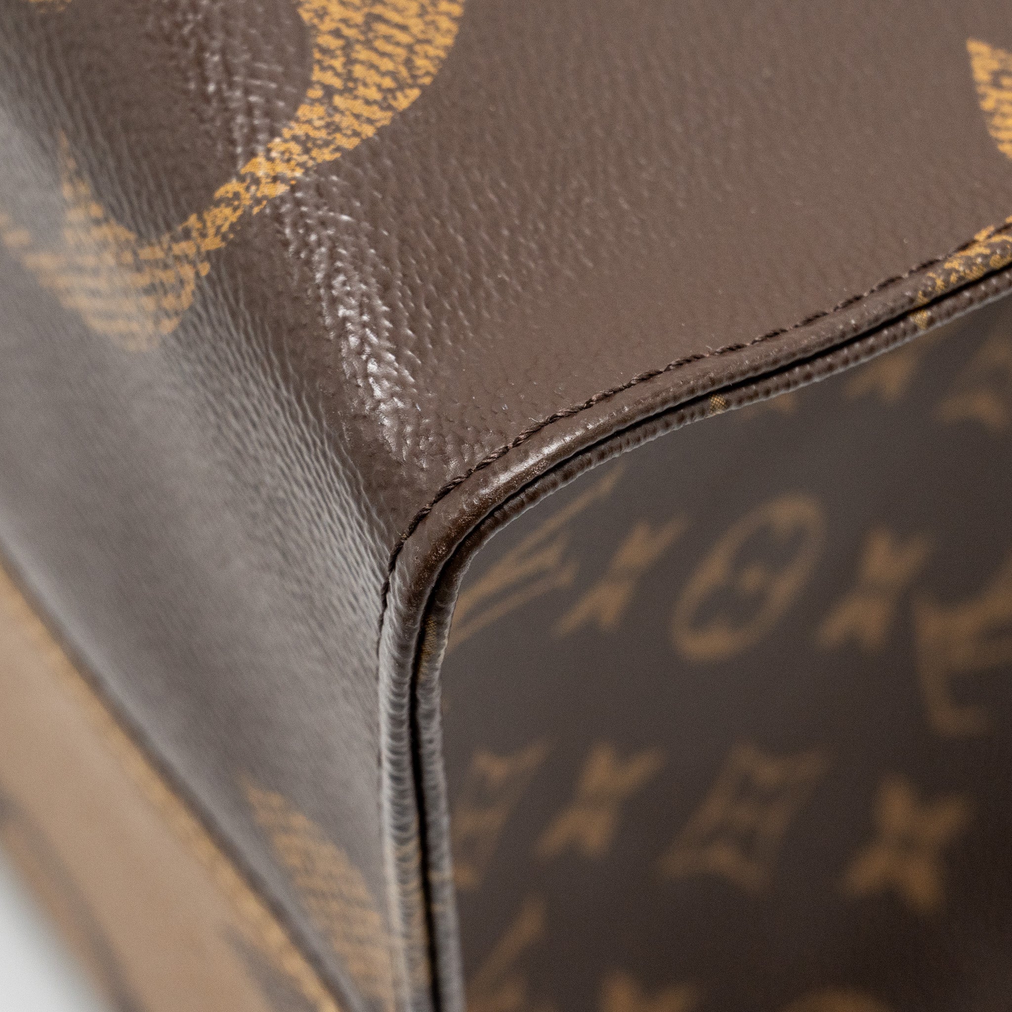 AAA Replica Louis Vuitton LV ONTHEGO GM MONOGRAM CANVAS GHW