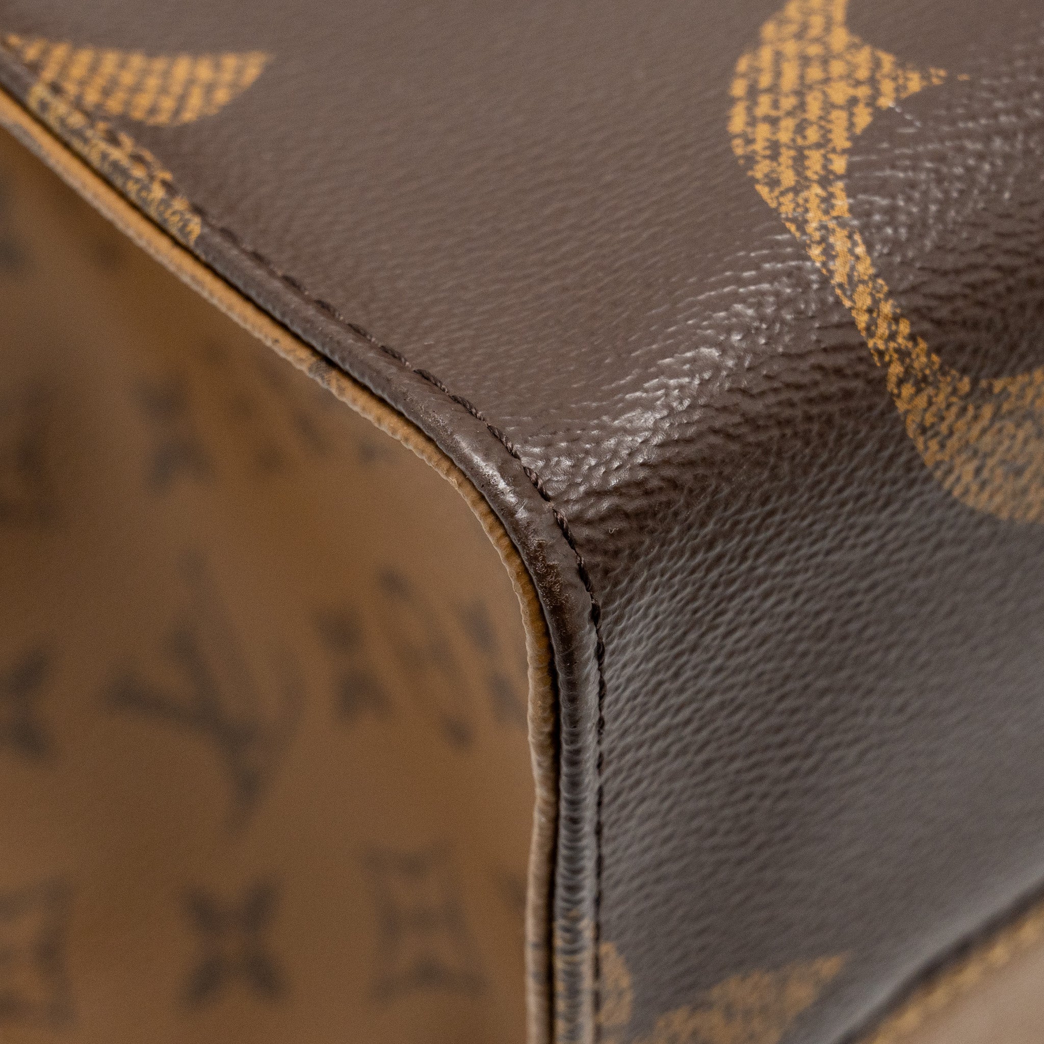 AAA Replica Louis Vuitton LV ONTHEGO GM MONOGRAM CANVAS GHW