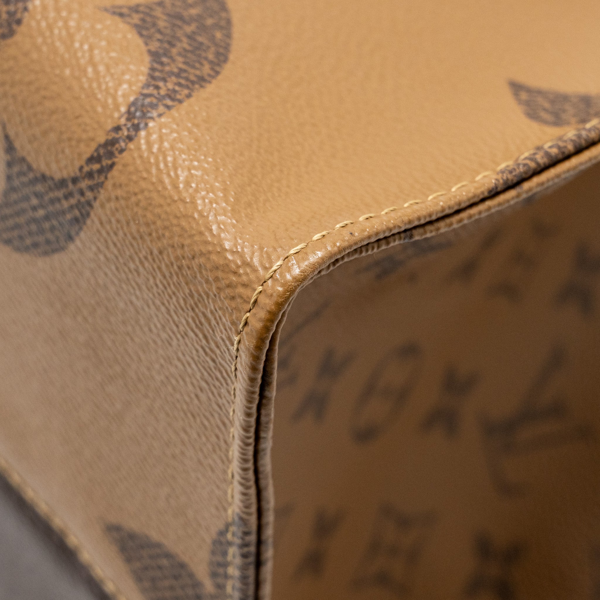 AAA Replica Louis Vuitton LV ONTHEGO GM MONOGRAM CANVAS GHW