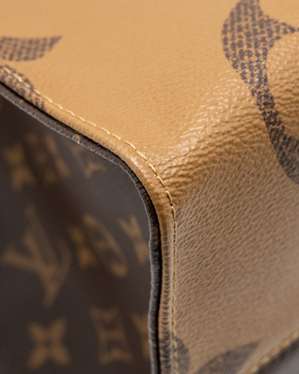 AAA Replica Louis Vuitton LV ONTHEGO GM MONOGRAM CANVAS GHW