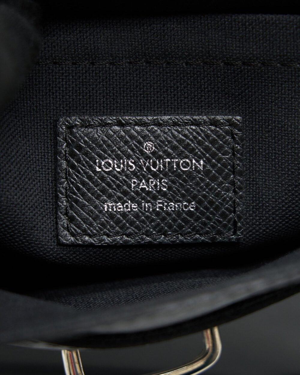 AAA Replica Louis Vuitton LV MEN'S MESSENGER BAG IN BLACK