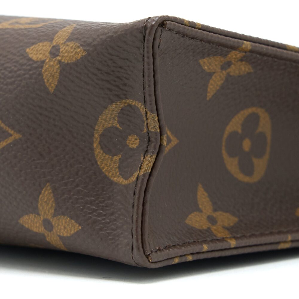 AAA Replica Louis Vuitton LV TOILETRY POCHETTE 26 MONOGRAM CANVAS GHW