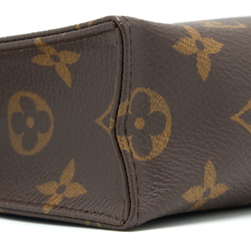 AAA Replica Louis Vuitton LV TOILETRY POCHETTE 26 MONOGRAM CANVAS GHW