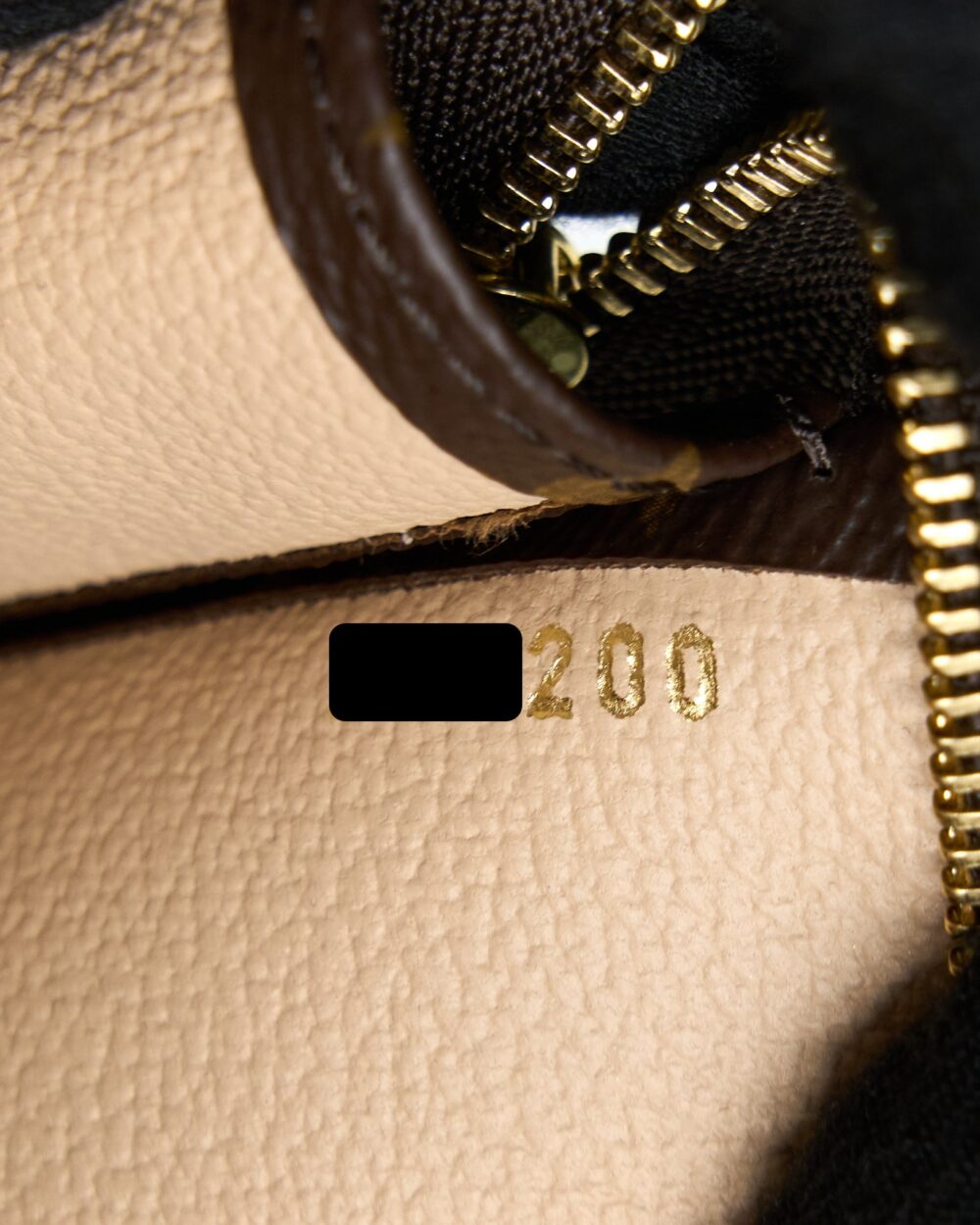 AAA Replica Louis Vuitton LV TOILETRY POCHETTE 26 MONOGRAM CANVAS GHW