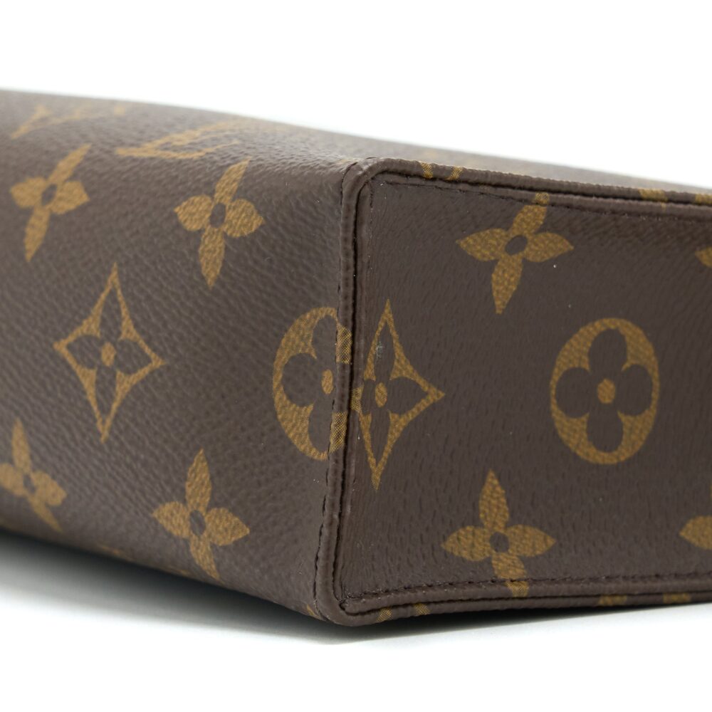 AAA Replica Louis Vuitton LV TOILETRY POCHETTE 26 MONOGRAM CANVAS GHW