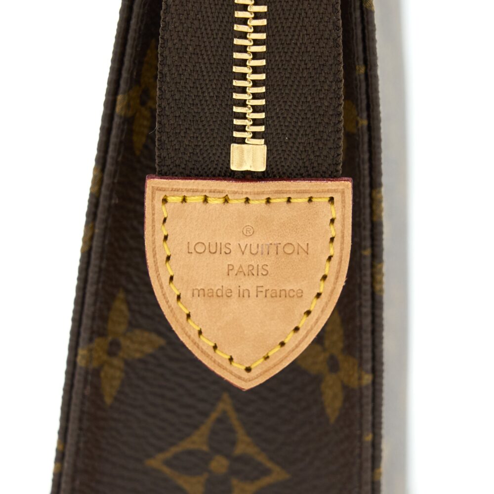 AAA Replica Louis Vuitton LV TOILETRY POCHETTE 26 MONOGRAM CANVAS GHW