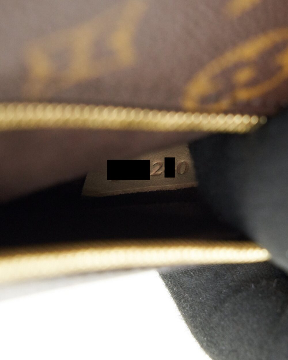 AAA Replica Louis Vuitton LV MONOGRAM CANVAS POCHETTE METIS