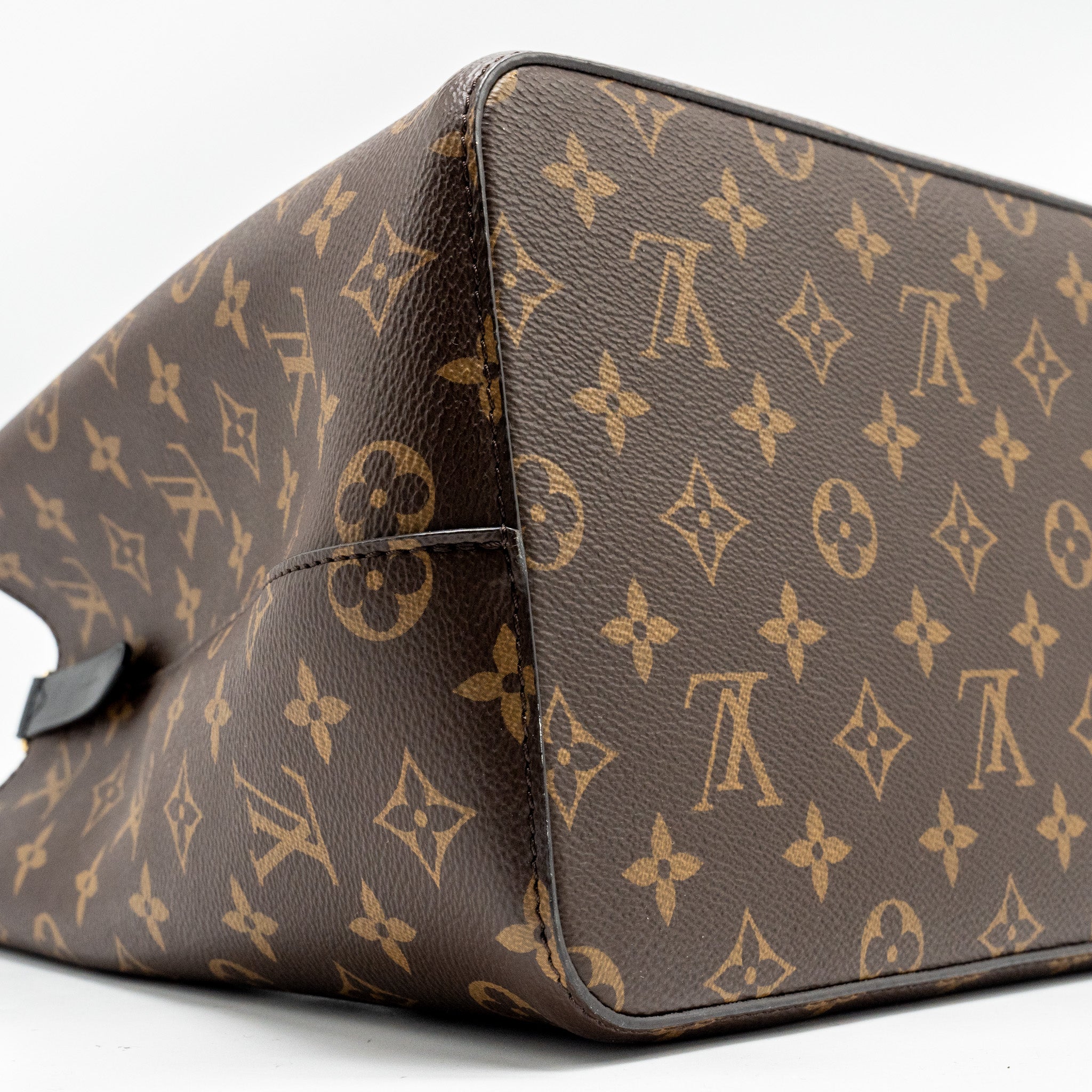 AAA Replica Louis Vuitton LV NEONOE MONOGRAM CANVAS BLACK GHW
