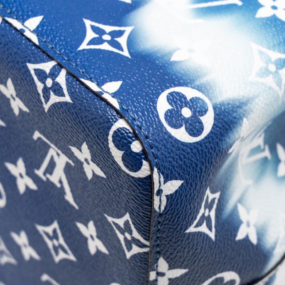 AAA Replica Louis Vuitton LV NEONOE LV ESCALE MM PASTEL GIANT MONOGRAM CANVAS BLUE/WHITE SHW