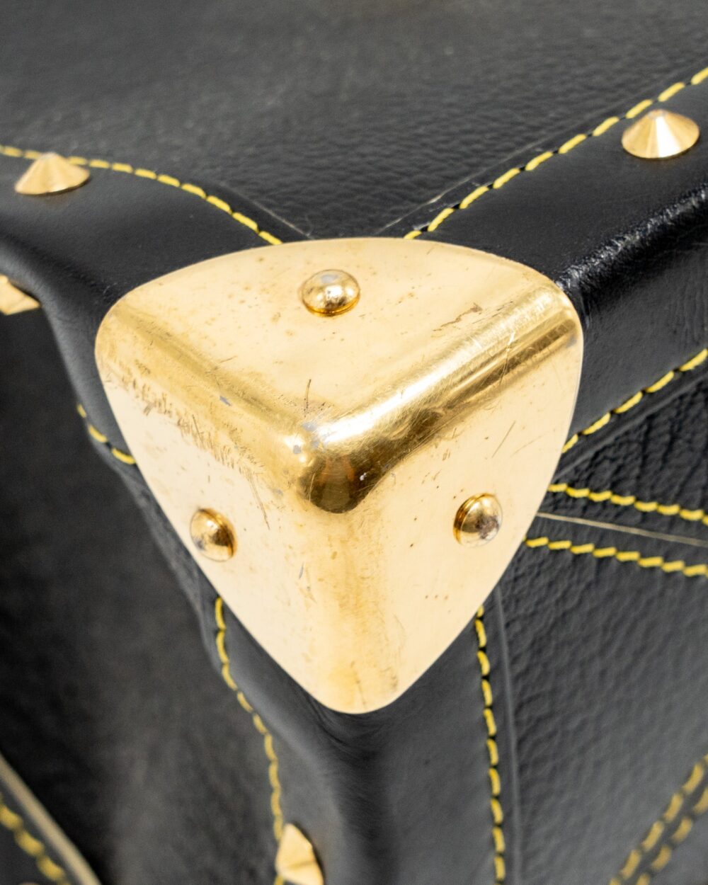 AAA Replica Louis Vuitton LV VINTAGE SHOULDER BAG BLACK GHW