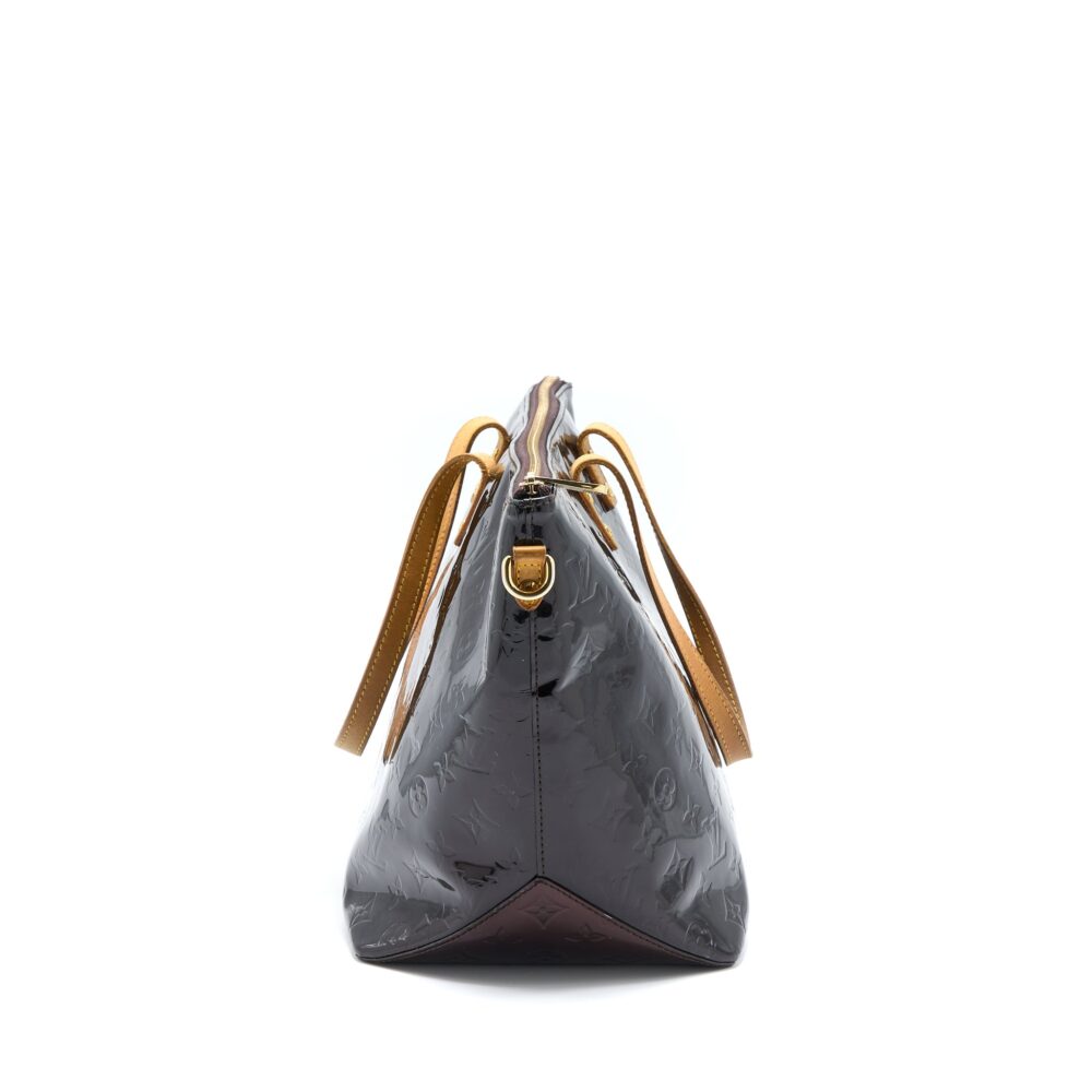 AAA Replica Louis Vuitton LV VERNIS BELLEVUE GM BAG PATENT AMARANTE GHW