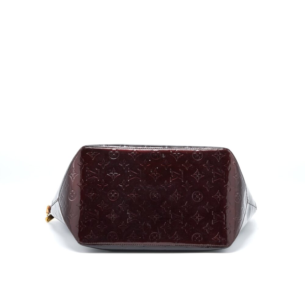 AAA Replica Louis Vuitton LV VERNIS BELLEVUE GM BAG PATENT AMARANTE GHW