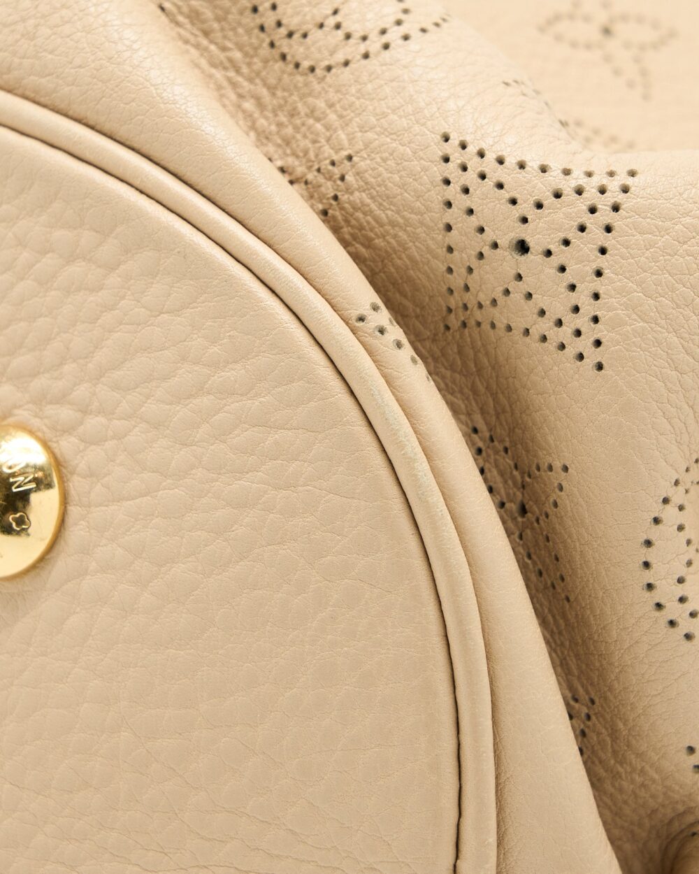 AAA Replica Louis Vuitton LV MAHINA HINA SHOULDER BAG BEIGE GHW