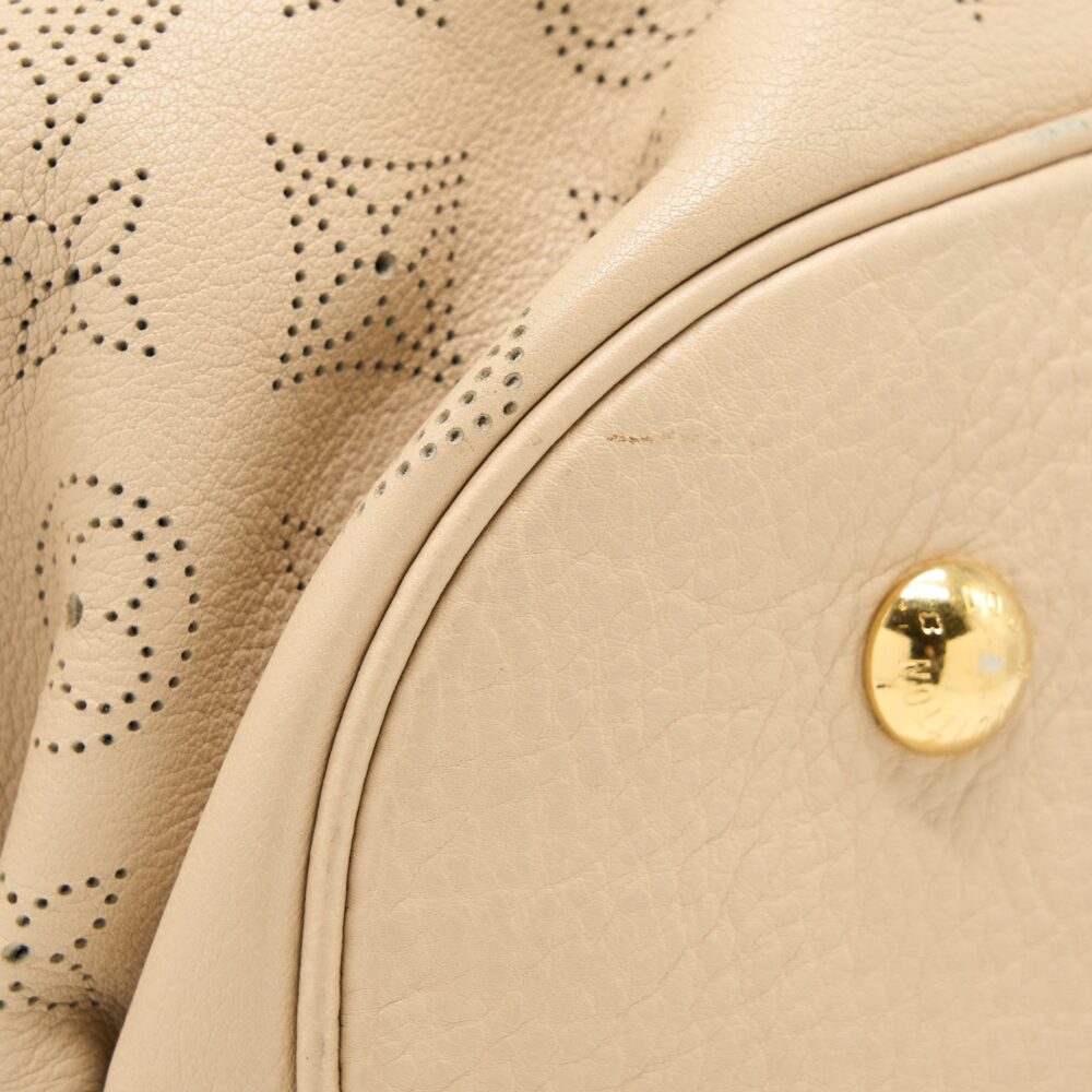 AAA Replica Louis Vuitton LV MAHINA HINA SHOULDER BAG BEIGE GHW