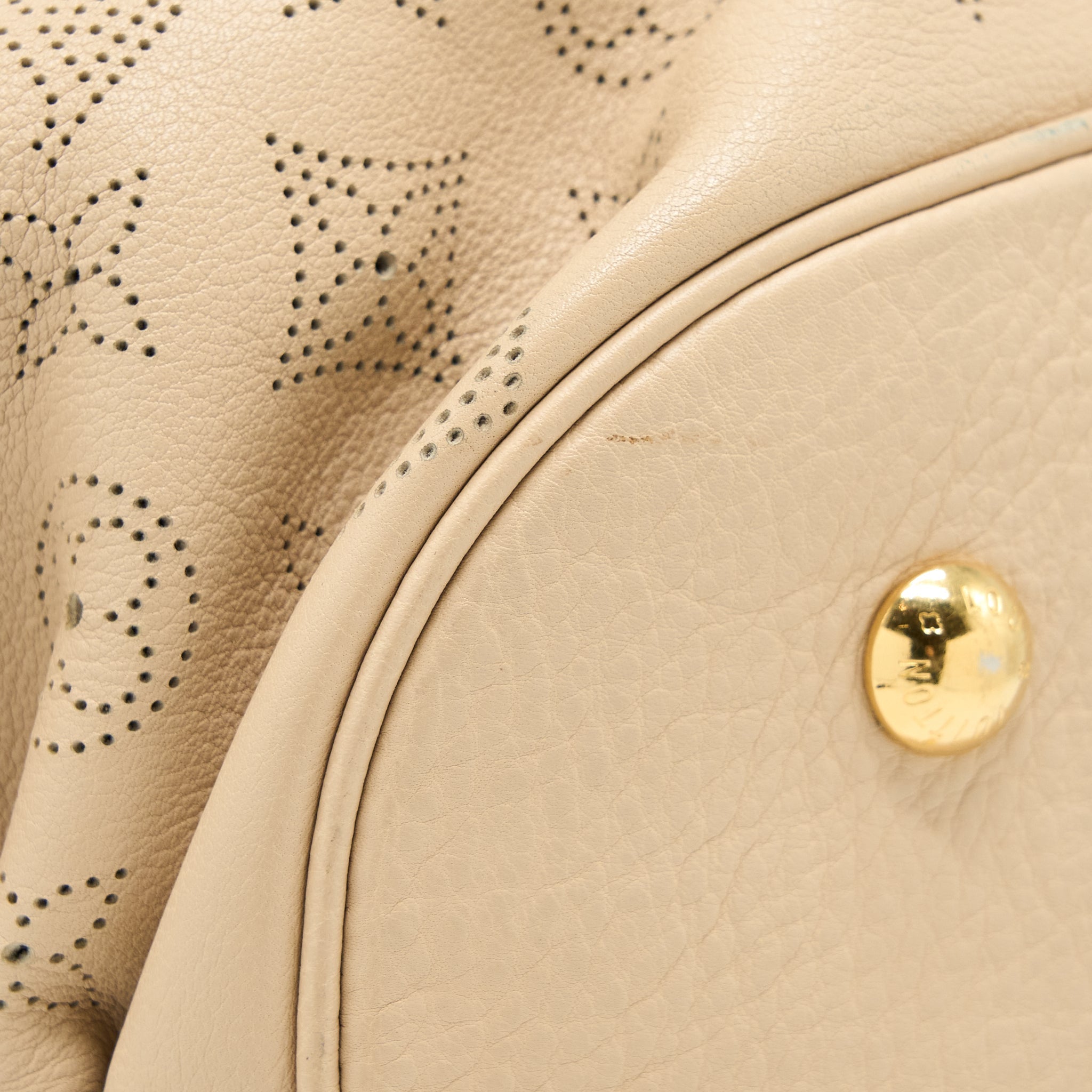 AAA Replica Louis Vuitton LV MAHINA HINA SHOULDER BAG BEIGE GHW