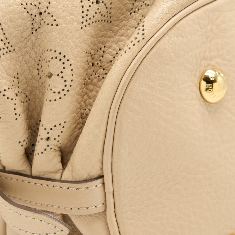 AAA Replica Louis Vuitton LV MAHINA HINA SHOULDER BAG BEIGE GHW