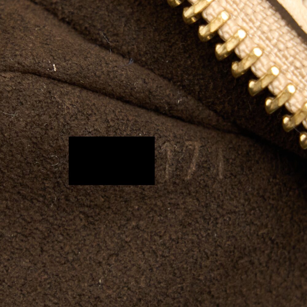 AAA Replica Louis Vuitton LV MAHINA HINA SHOULDER BAG BEIGE GHW
