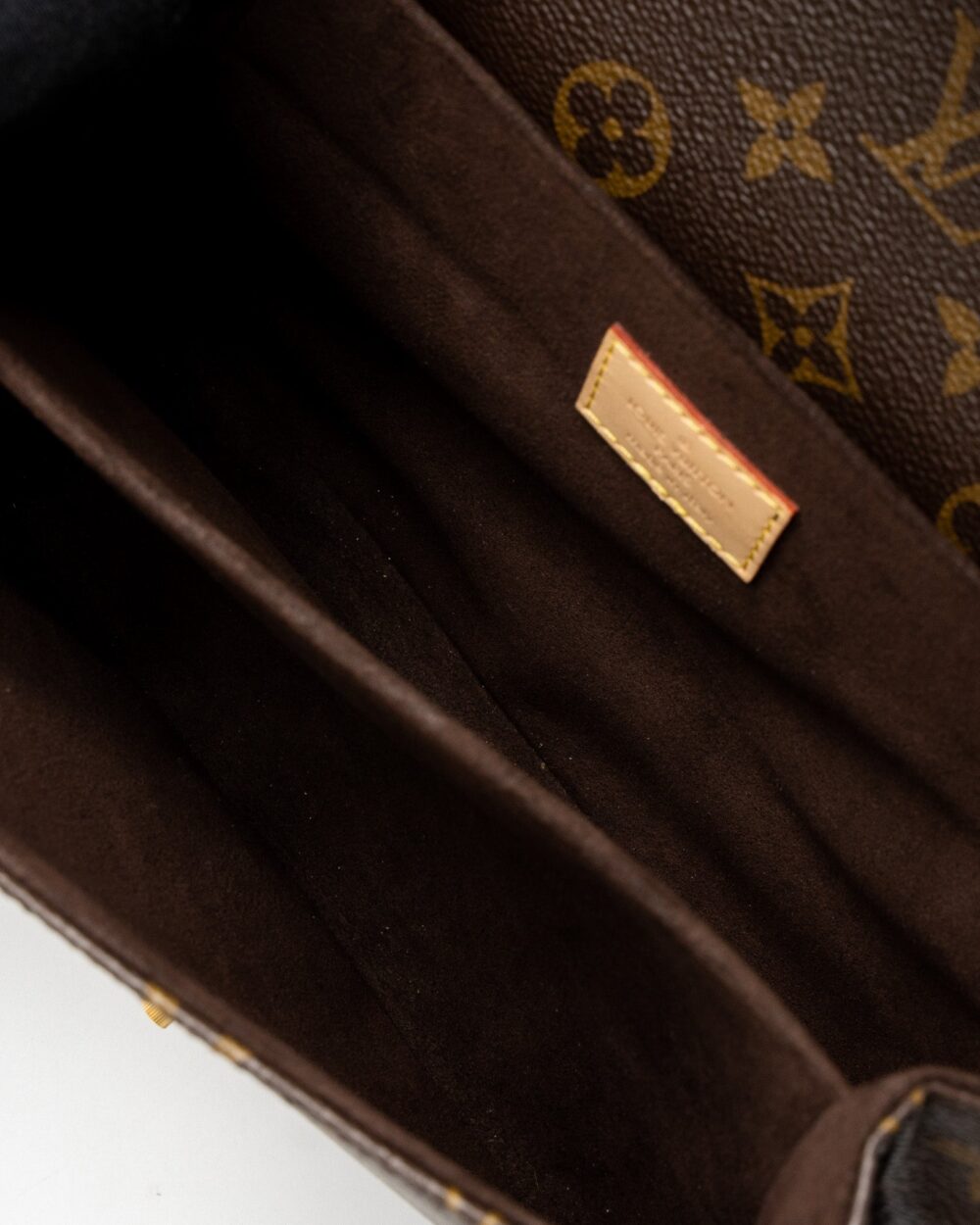 AAA Replica Louis Vuitton LV POCHETTE MÉTIS MONOGRAM CANVAS GHW (NEW VERSION)