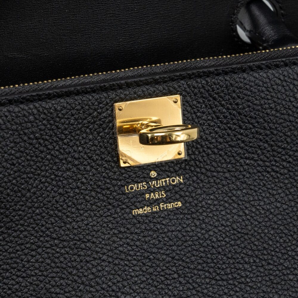 AAA Replica Louis Vuitton LV FLAP SHOULDER BAG CALFSKIN BLACK GHW