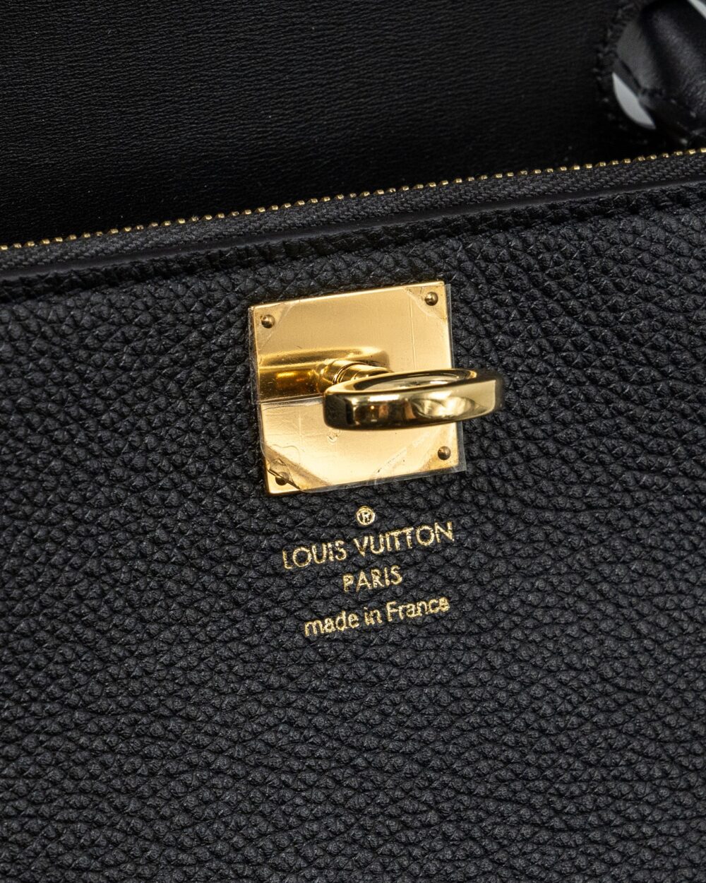 AAA Replica Louis Vuitton LV FLAP SHOULDER BAG CALFSKIN BLACK GHW