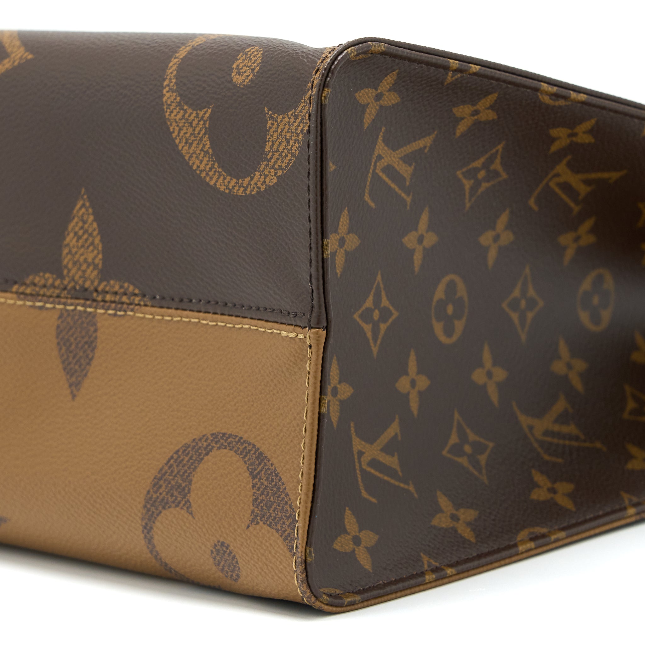 AAA Replica Louis Vuitton LV ON THE GO MM MONOGRAM COATED MONOGRAM REVERSE CANVAS GHW