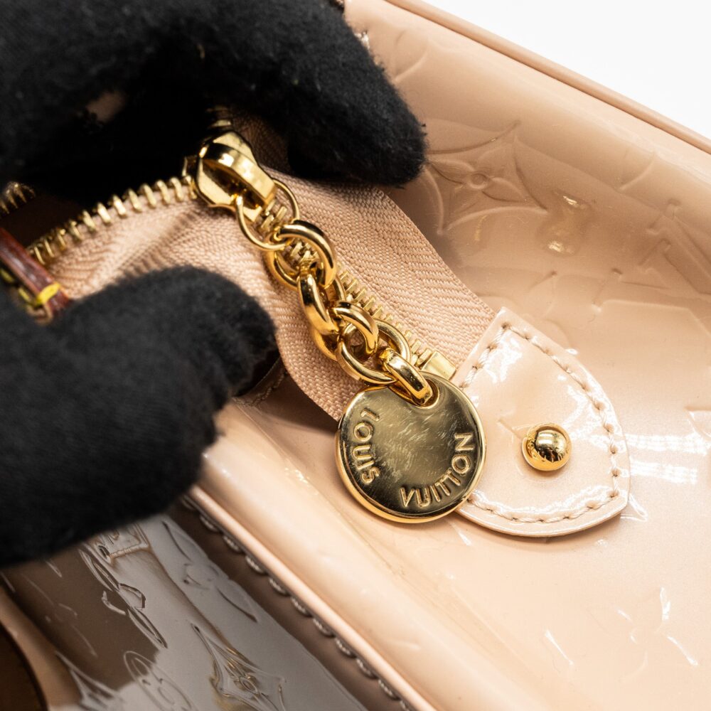AAA Replica Louis Vuitton LV BREA MM PATENT LEATHER BEIGE GHW