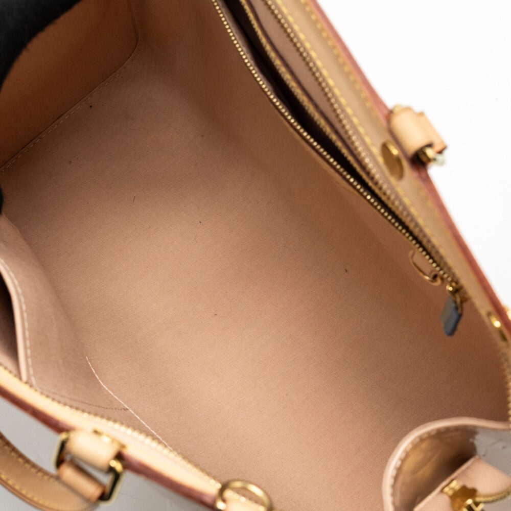 AAA Replica Louis Vuitton LV BREA MM PATENT LEATHER BEIGE GHW
