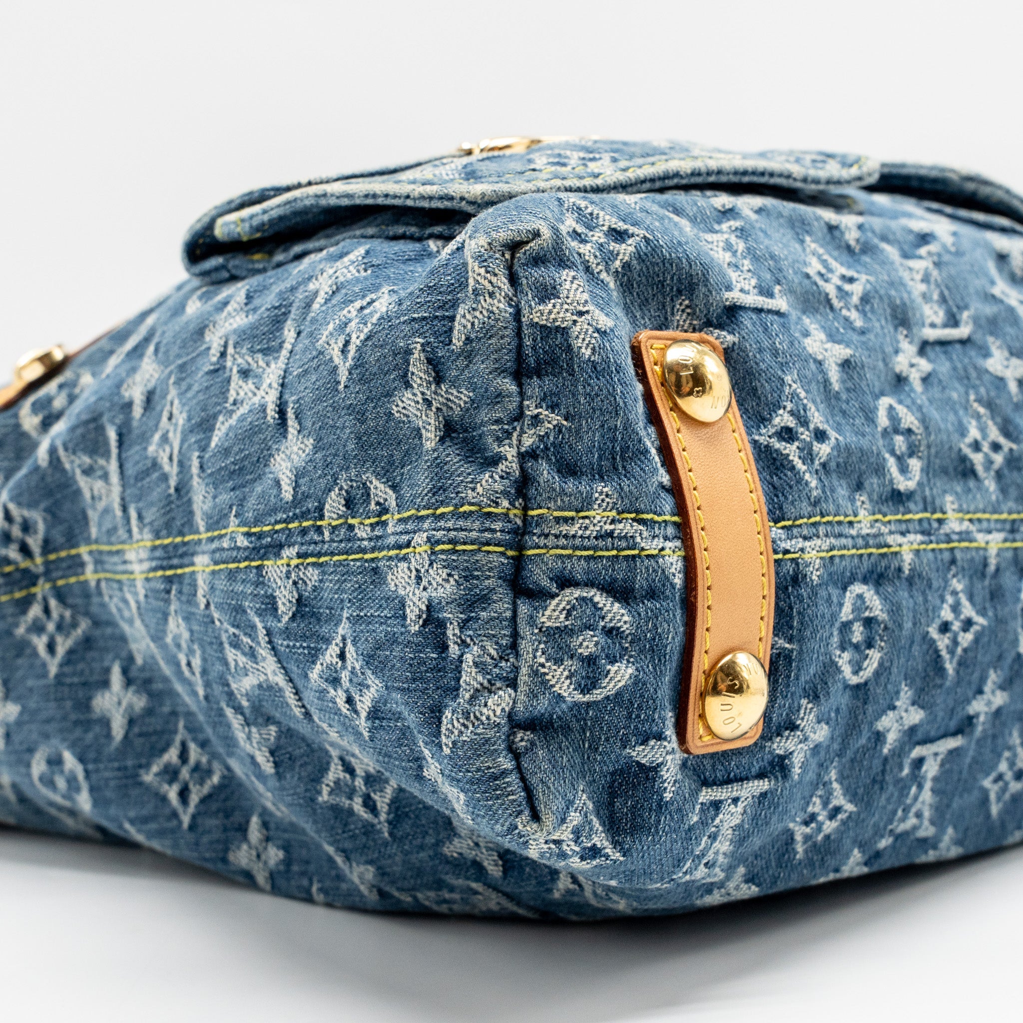 AAA Replica Louis Vuitton LV VINTAGE BAGGY GM SHOULDER BAG MONOGRAM DENIM GHW