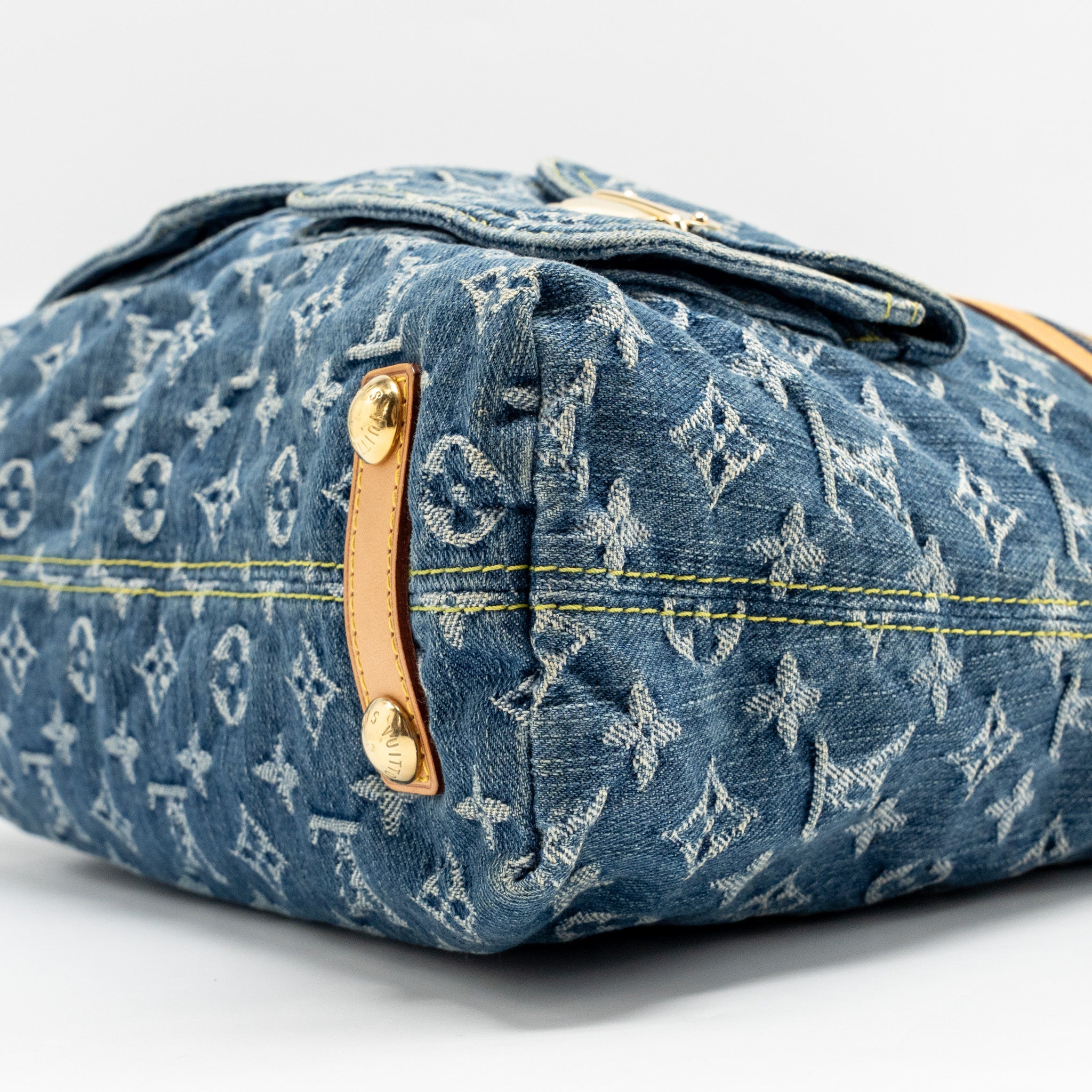AAA Replica Louis Vuitton LV VINTAGE BAGGY GM SHOULDER BAG MONOGRAM DENIM GHW