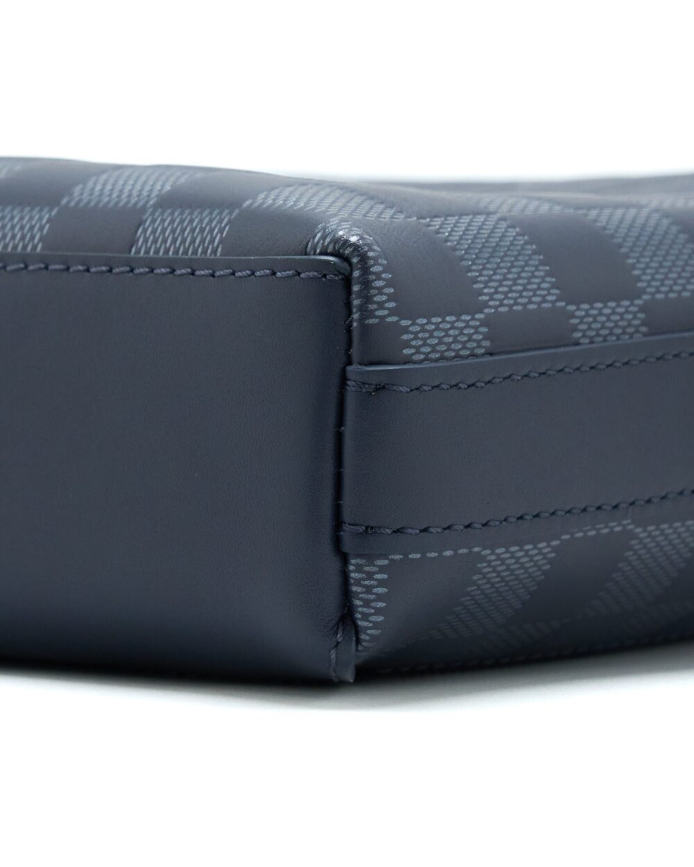 AAA Replica Louis Vuitton LV DISCOVERY MESSENGER BB DAMIER INFINI SHW