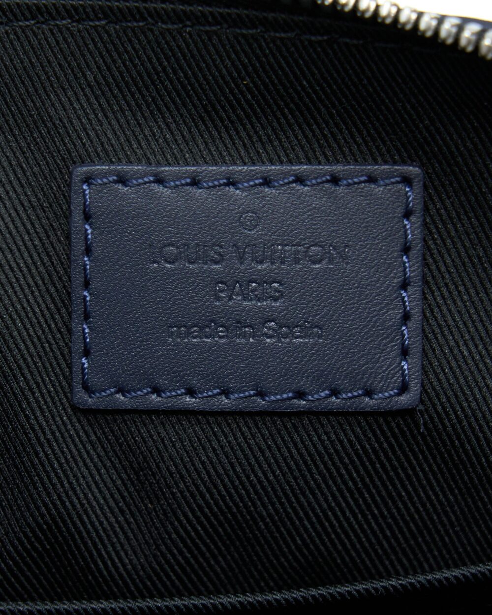 AAA Replica Louis Vuitton LV DISCOVERY MESSENGER BB DAMIER INFINI SHW