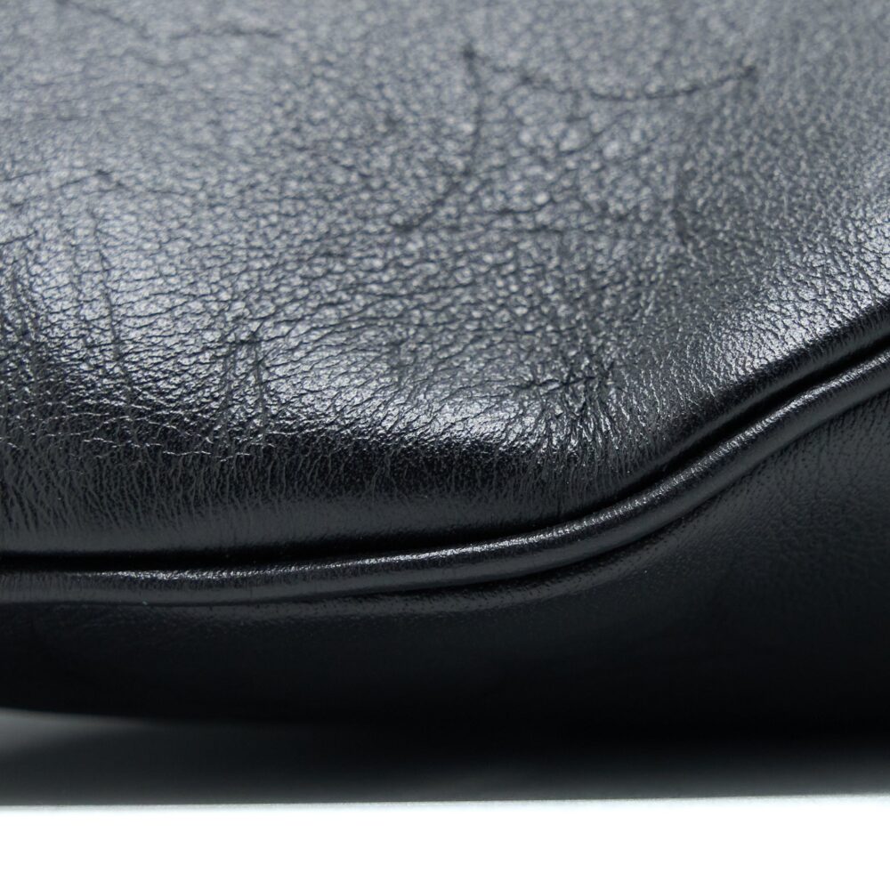 AAA Replica Louis Vuitton LV DISCOVERY BUMBAG PM MONOGRAM SHADOW CALFSKIN BLACK/BLACK HARDWARE