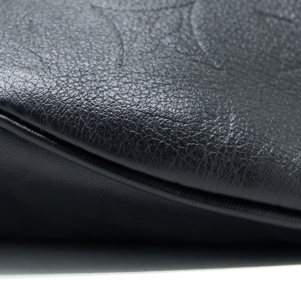 AAA Replica Louis Vuitton LV DISCOVERY BUMBAG PM MONOGRAM SHADOW CALFSKIN BLACK/BLACK HARDWARE