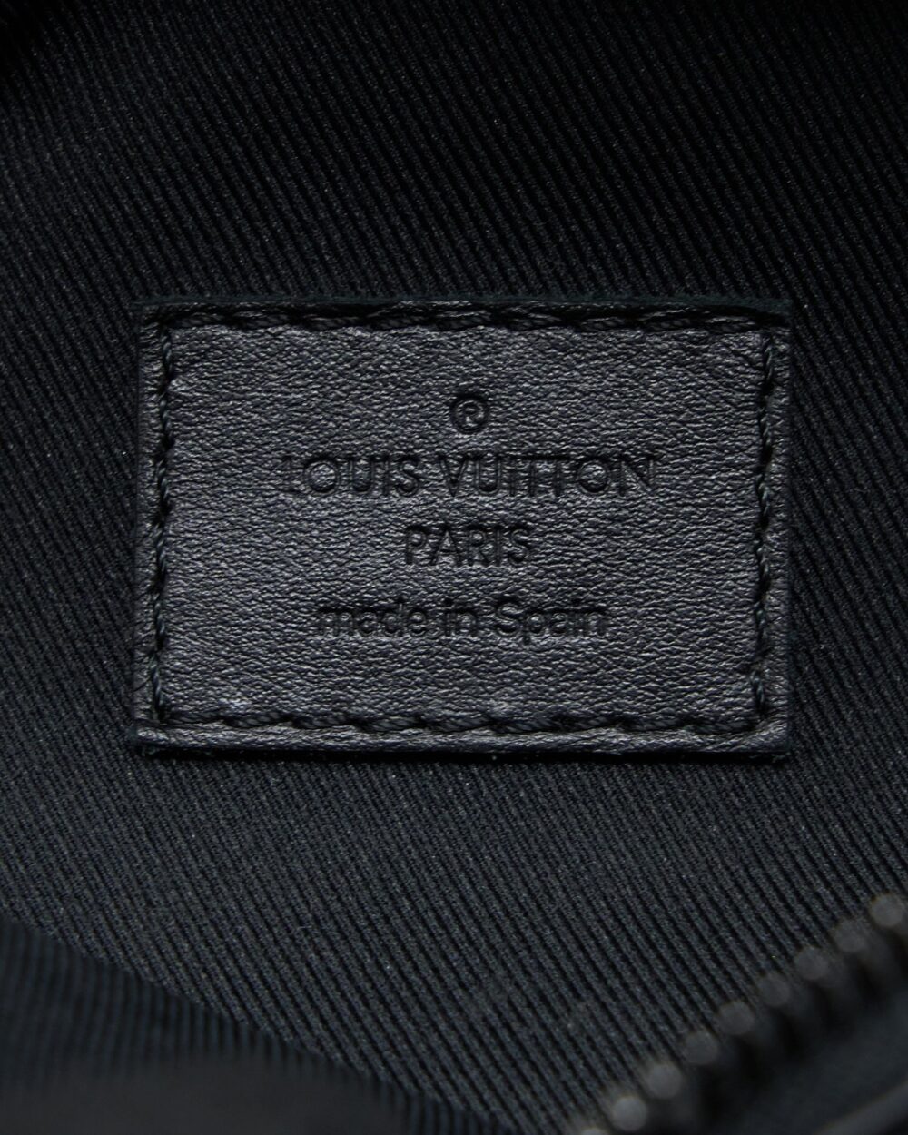 AAA Replica Louis Vuitton LV DISCOVERY BUMBAG PM MONOGRAM SHADOW CALFSKIN BLACK/BLACK HARDWARE