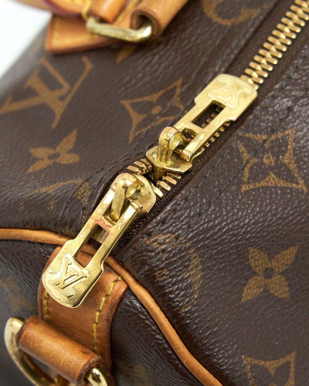 AAA Replica Louis Vuitton LV SPEEDY25 WITH STRAP MONOGRAM CANVAS