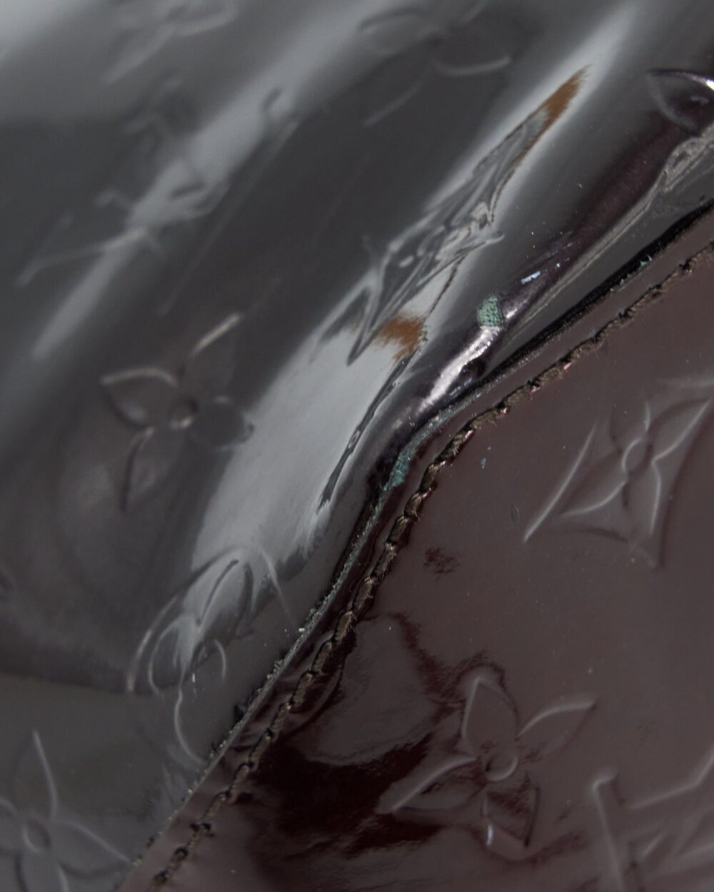 AAA Replica Louis Vuitton LV VERNIS BELLEVUE GM BAG PATENT AMARANTE GHW
