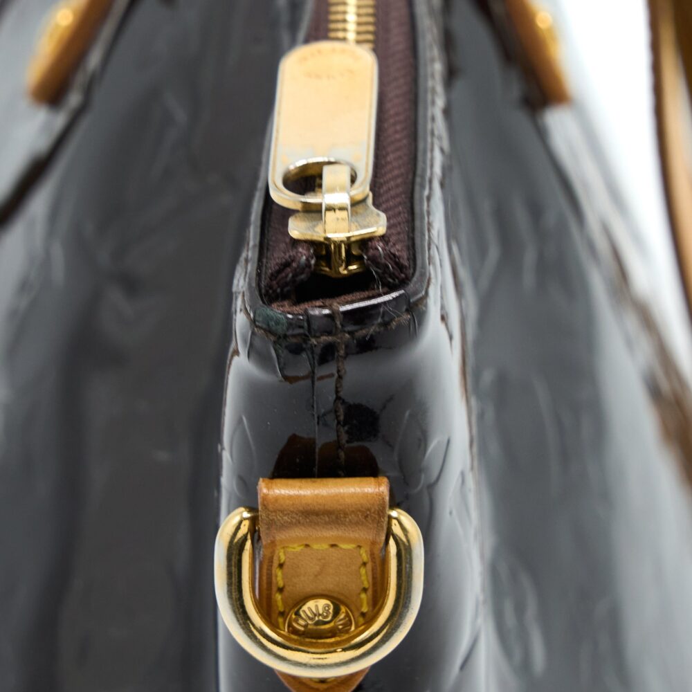 AAA Replica Louis Vuitton LV VERNIS BELLEVUE GM BAG PATENT AMARANTE GHW