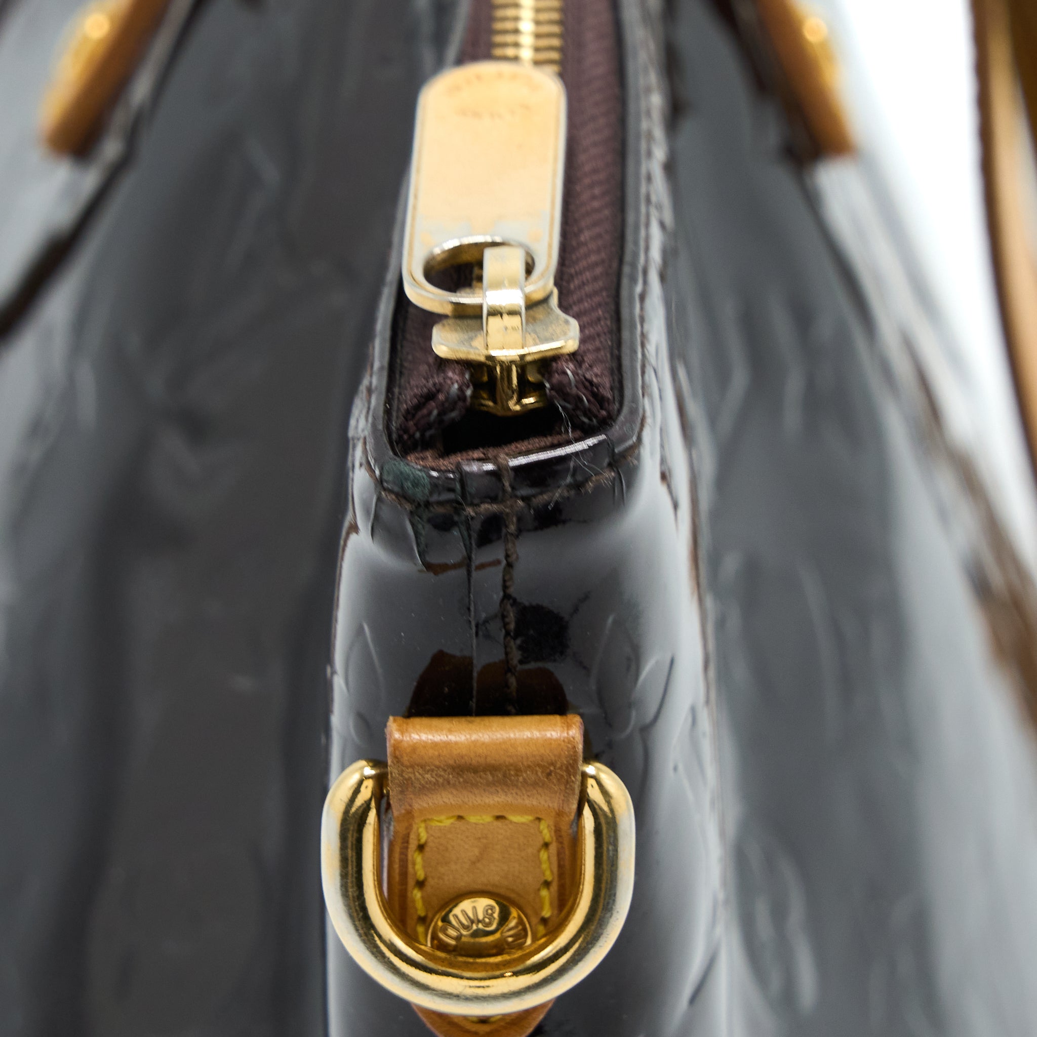 AAA Replica Louis Vuitton LV VERNIS BELLEVUE GM BAG PATENT AMARANTE GHW