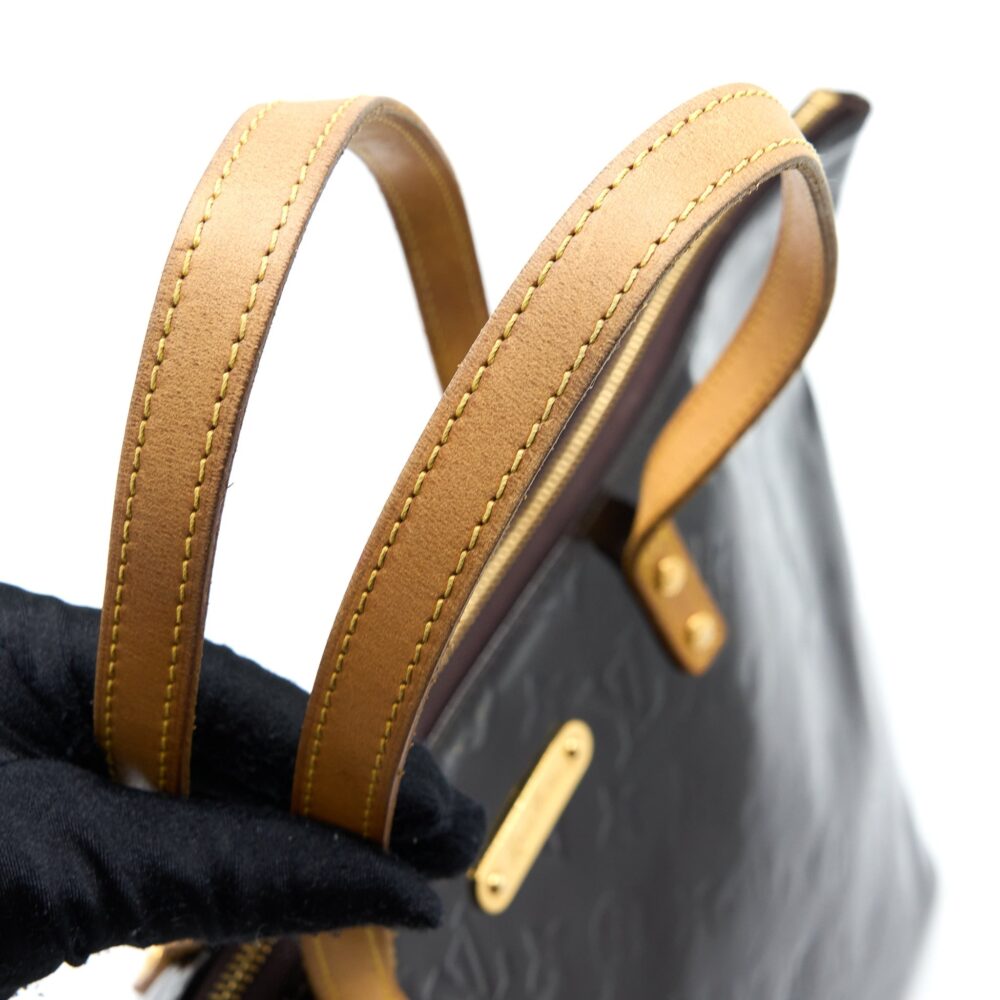 AAA Replica Louis Vuitton LV VERNIS BELLEVUE GM BAG PATENT AMARANTE GHW
