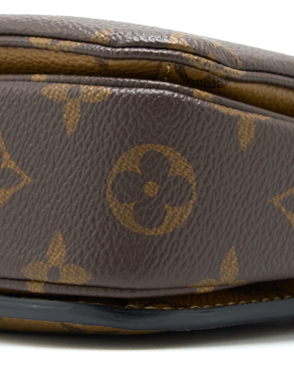 AAA Replica Louis Vuitton LV POCHETTE MÉTIS MONOGRAM REVERSE CANVAS GHW