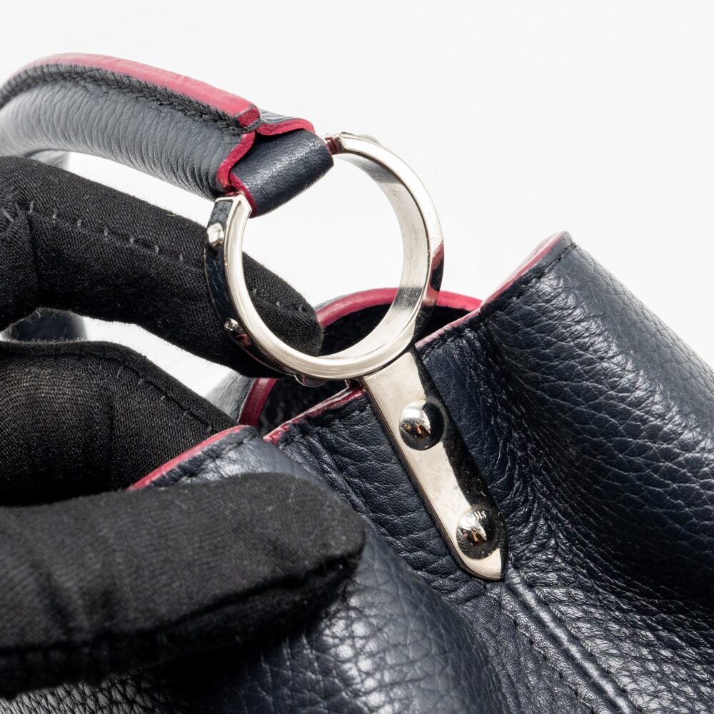 AAA Replica Louis Vuitton LV CAPUCINES BB TAURILLON NAVY SHW