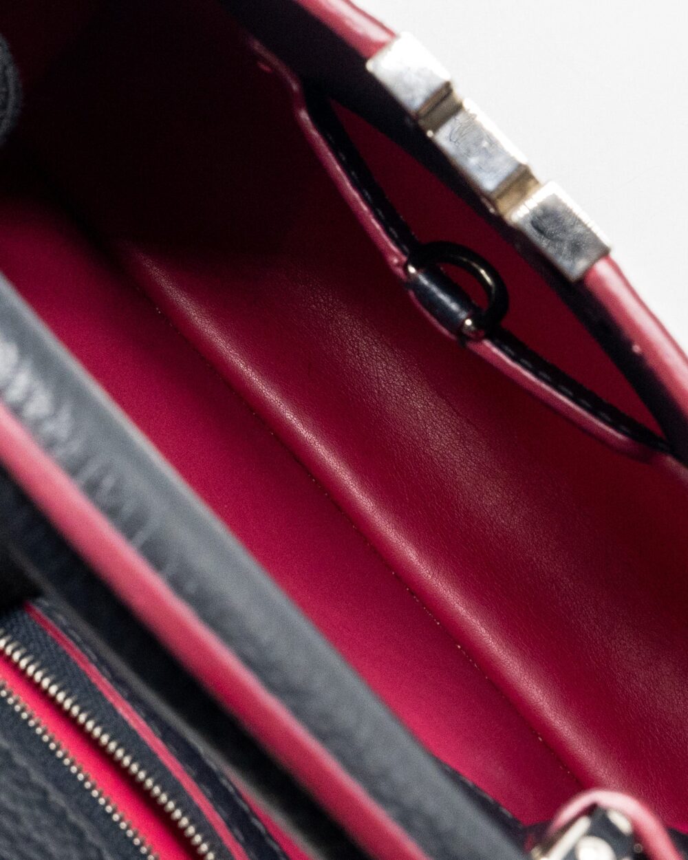 AAA Replica Louis Vuitton LV CAPUCINES BB TAURILLON NAVY SHW