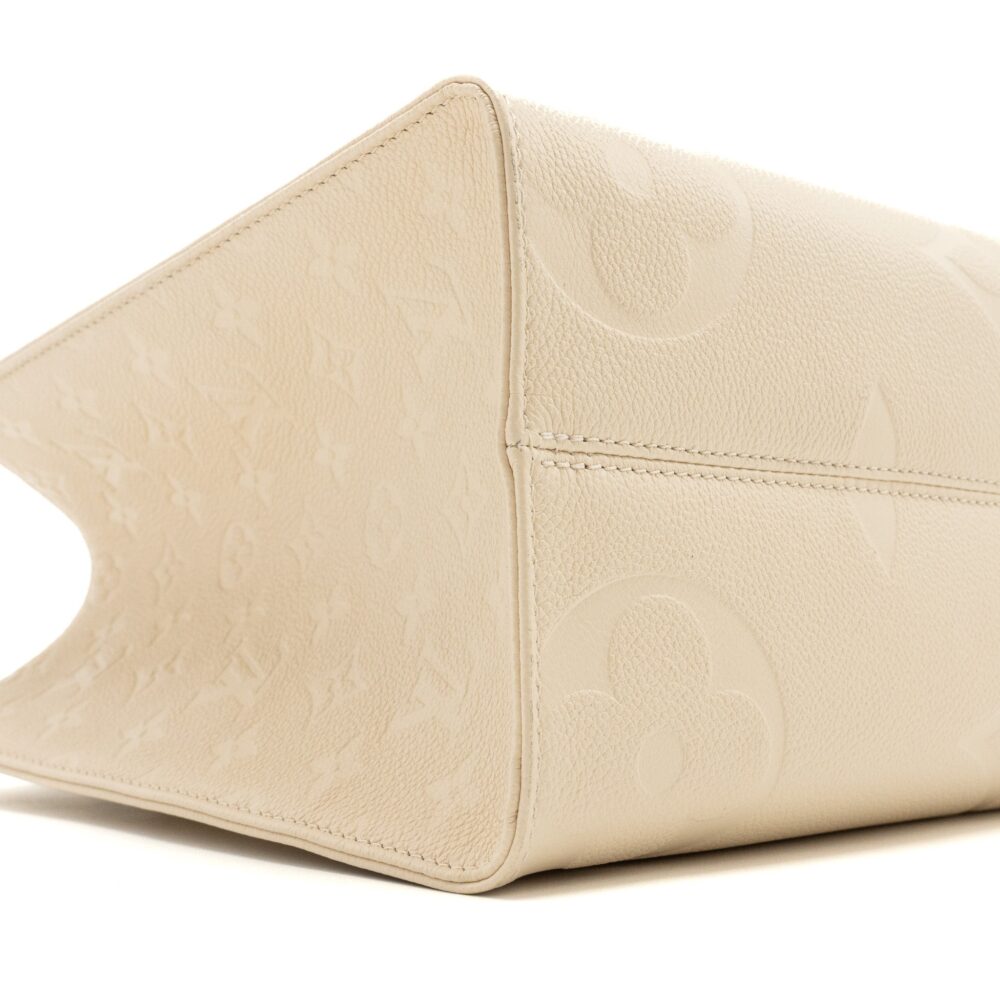AAA Replica Louis Vuitton LV ONTHEGO MM EMPREINTE LEATHER WHITE GHW (NEW VERSION)